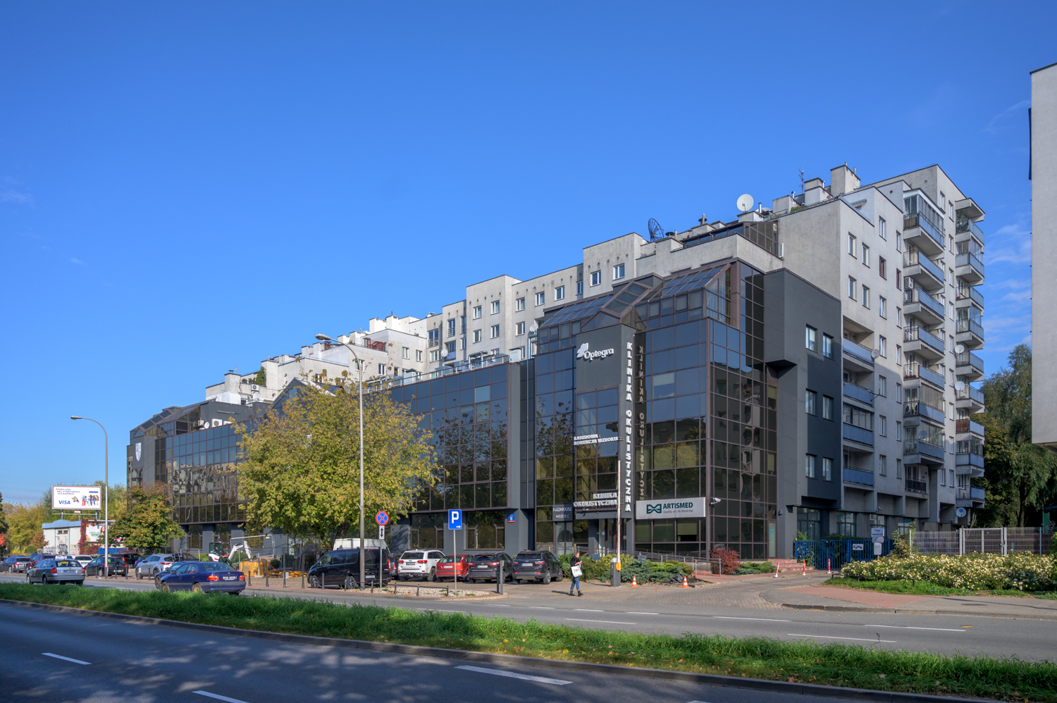 Zdjęcie architektury budynku Siedziba firmy ABB (obecnie Wyższa Szkoła Inzynierii i Zdrowia)